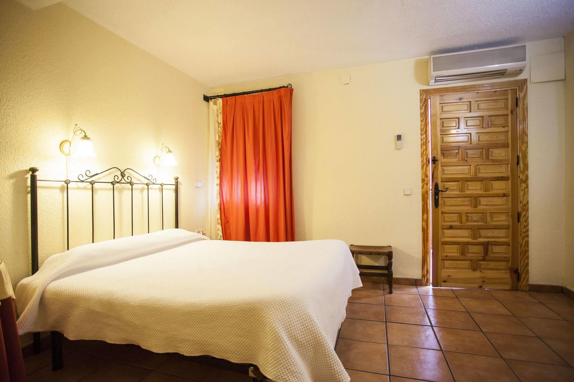 Hostal Castilla Aranjuez Eksteriør bilde